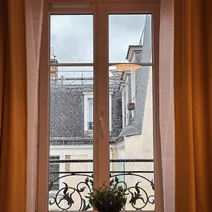 https://studio-indpendant-prs-de-montmartre.fr-paris.fr