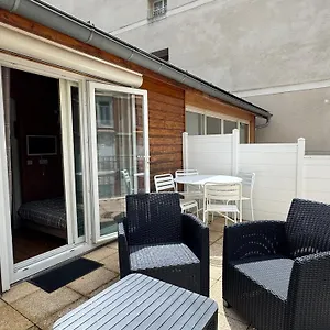 https://place-de-la-mairie-joli-t2-4p-terrasse-et-vue.midi-pyreneeshotels.com